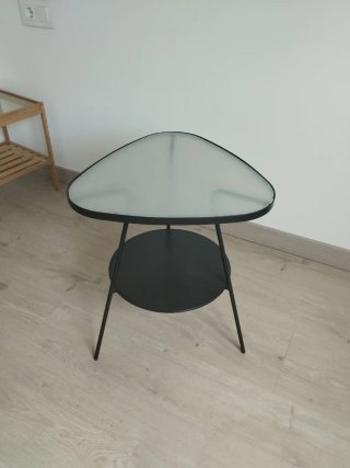Mesita Ulsberg Ikea cristal y metal