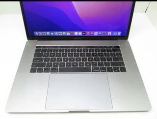 Macbook pro 15" 256gb 16gb ram