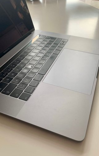 Macbook pro 15" 256gb 16gb ram