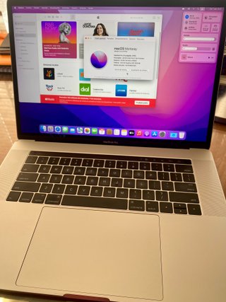 Macbook pro 15" 256gb 16gb ram