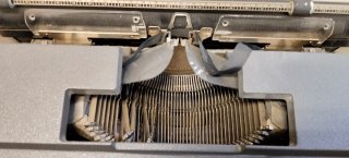 Máquina de escribir Olivetti LINEA 98