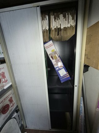 Armario Metálico con Puertas Correderas