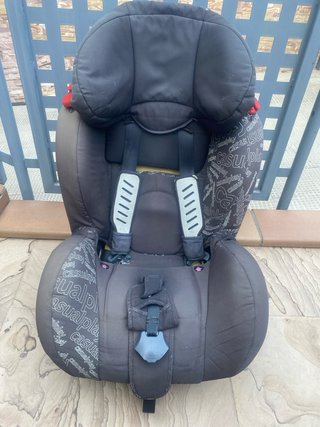 Regalo silla de coche muy usada