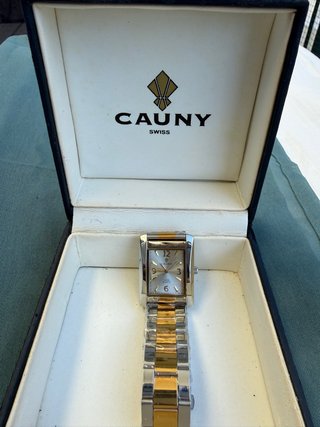 Reloj Cauny con caja