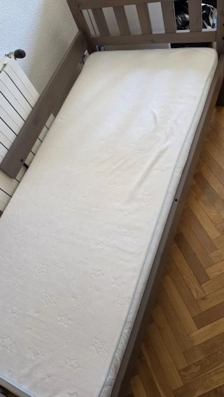 Cama Infantil IKEA con Colchón