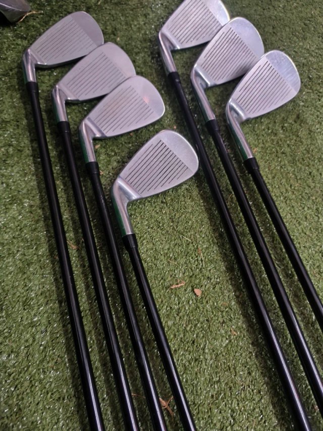 Palos de Golf Hierros King Cobra