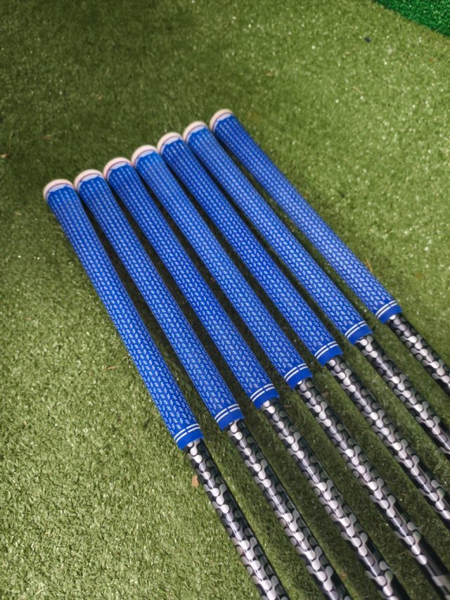 Palos de Golf Hierros King Cobra
