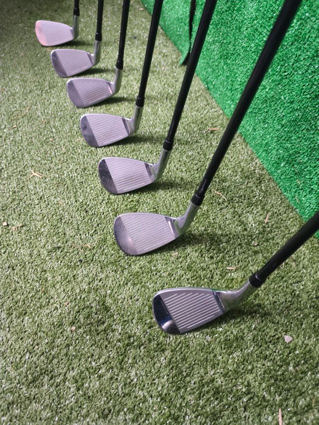 Palos de Golf Hierros King Cobra