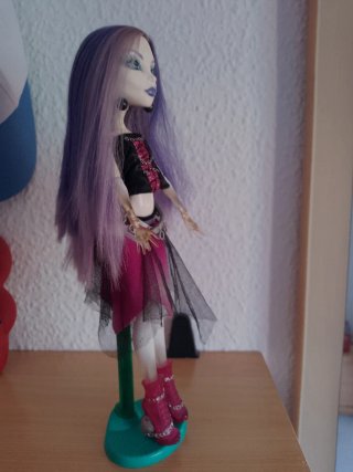 Monster High Spectra Vondergeist Muñeca