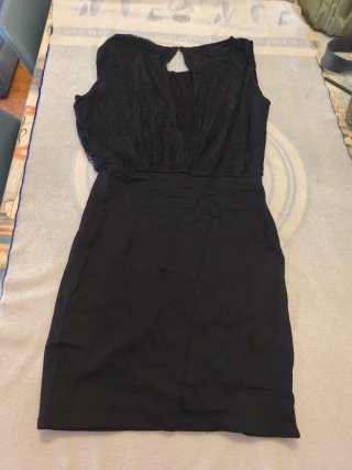 Vestido negro corto encaje