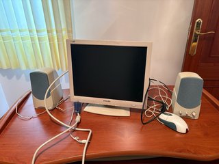 Set Monitor Philips, Altavoces y Ratón