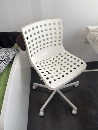 Silla de escritorio juvenil blanca rota