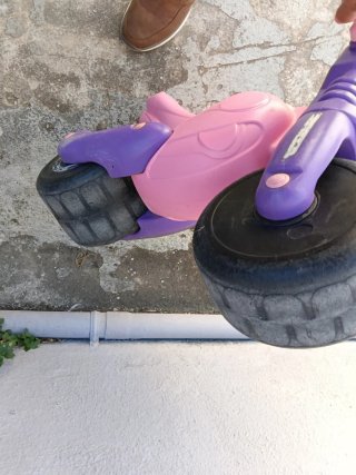 Moto correpasillos infantil de la marca Moltó, Gan