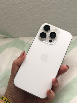 iPhone 16 Pro Blanco/Plata