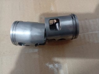Lote de 3 Cilindros  de origen  y 1 culata 2 carb