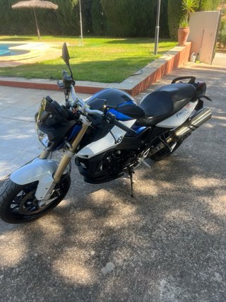 BMW F800R Azul y Blanca