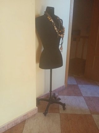 Maniquí Negro Estructura Acero