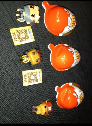 Kinder Joy One Piece Figuras y Cromos