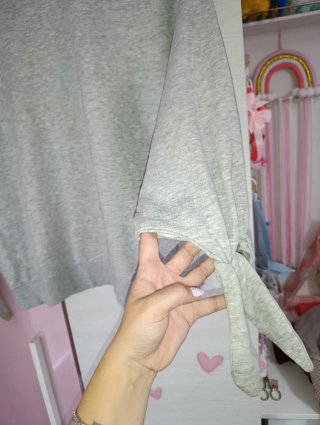 Sudadera Gris con Lazos en las Mangas