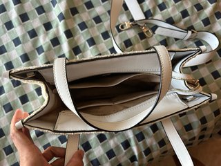 Bolso Guess Beige y Blanco