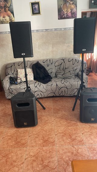 Altavoces EV para fiestas