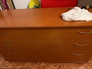 Armario y cómoda de madera