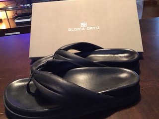 Sandalias Planas Gloria Ortiz Negras