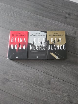-Reina roja -Loba negra -Rey blanco