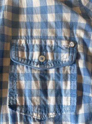 Blusa de cuadros azul y blanco