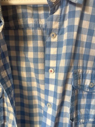 Blusa de cuadros azul y blanco