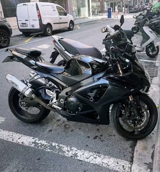 Suzuki GSXR 1000 + Power Comander 2 Arrow