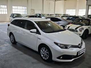 Toyota Auris 1.8 140H Active Touring Sports