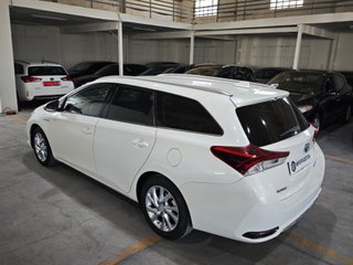 Toyota Auris 1.8 140H Active Touring Sports