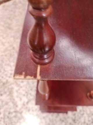 Estantería Vintage de Madera Oscura con Cuatro