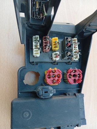 Caja de fusibles Peugeot 106 Citroen saxo