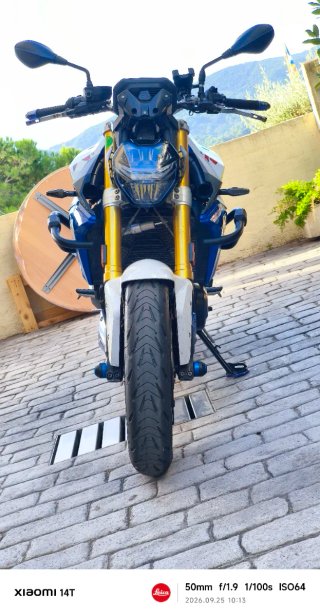 BMW F 900 R