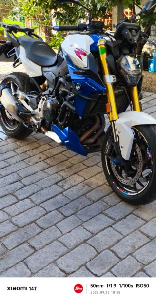 BMW F 900 R