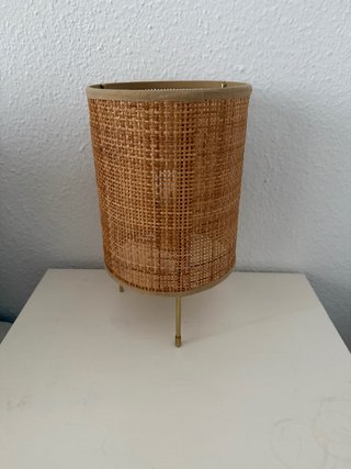 Lámpara de mesa Zara Home ratán y dorado