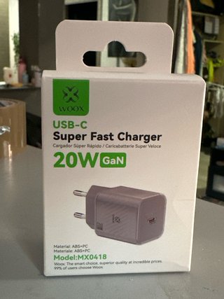 Cargador Rápido USB-C WOOX 20W GaN