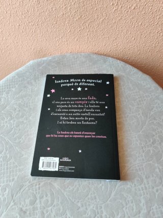 Isadora Moon al castell encantat