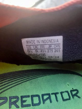Adidas Predator - Talla 43 - Botas de Fútbol Rojas