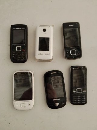 Lotto  cellulari Nokia e altri