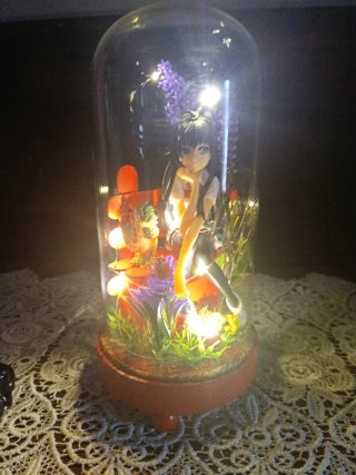 Lámpara decorativa con figura de anime