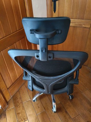 Silla de escritorio ergonómica negra. Gaming.
