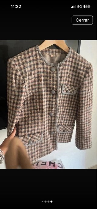 Chaqueta tipo Chanel de cuadros