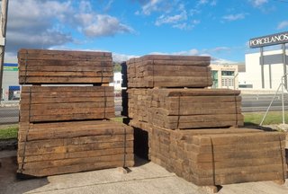 Traviesas de madera para jardín
