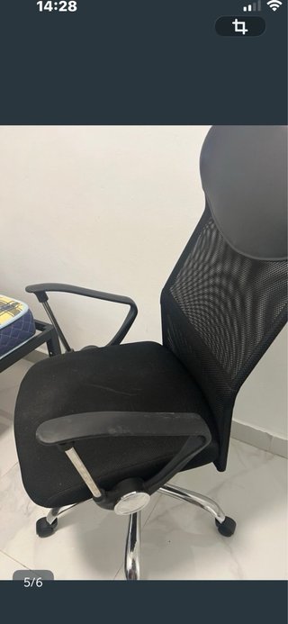 Silla de escritorio ergonómica negra