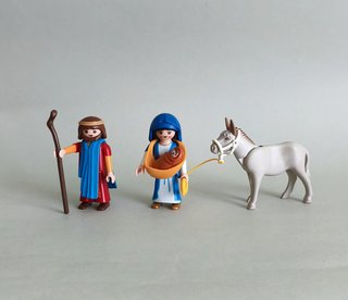 Playmobil Pareja Con Niño Y Burro Belén