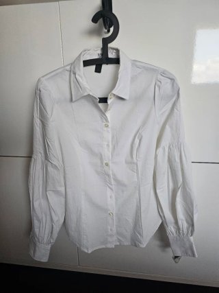 Camisa blanca Mango manga abullonada