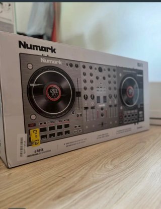 Controlador DJ Numark NS4FX 4 Canales